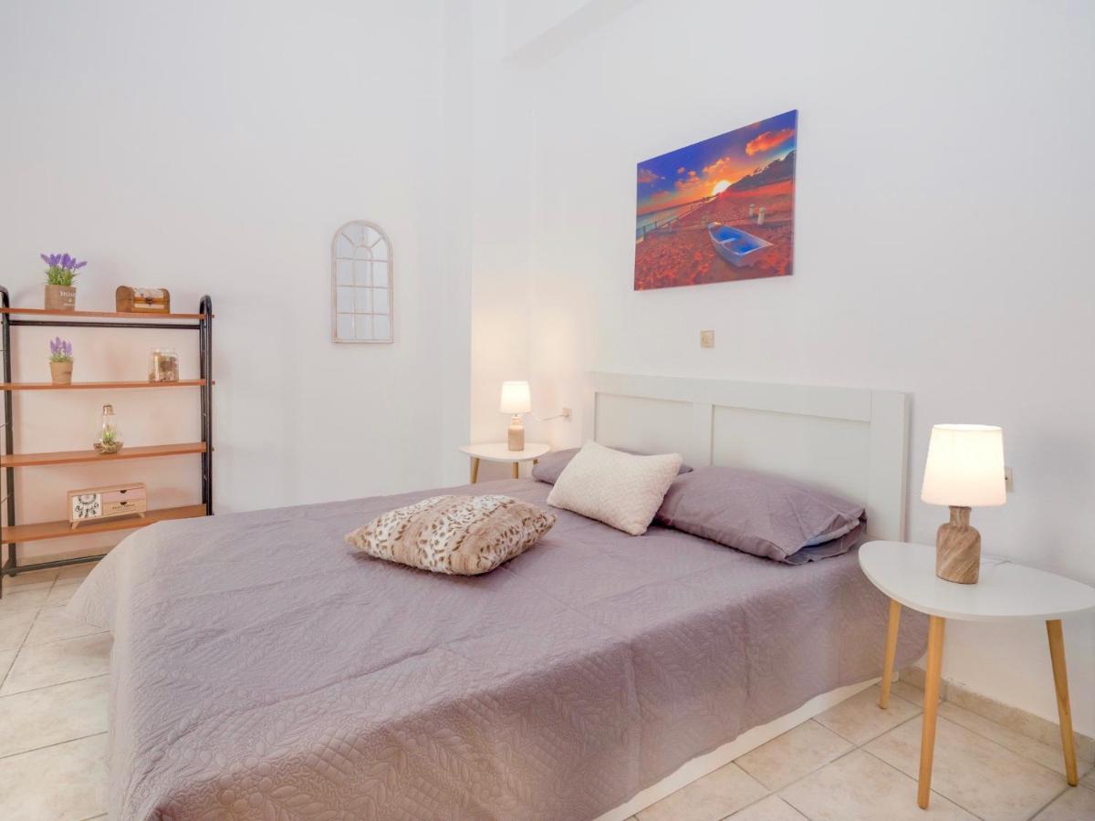 Fam Central Apt Ираклио Екстериор снимка