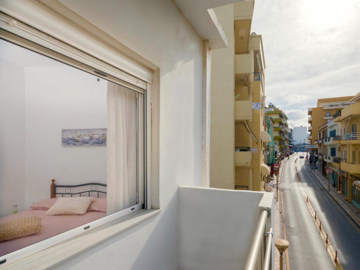 Fam Central Apt Ираклио Екстериор снимка