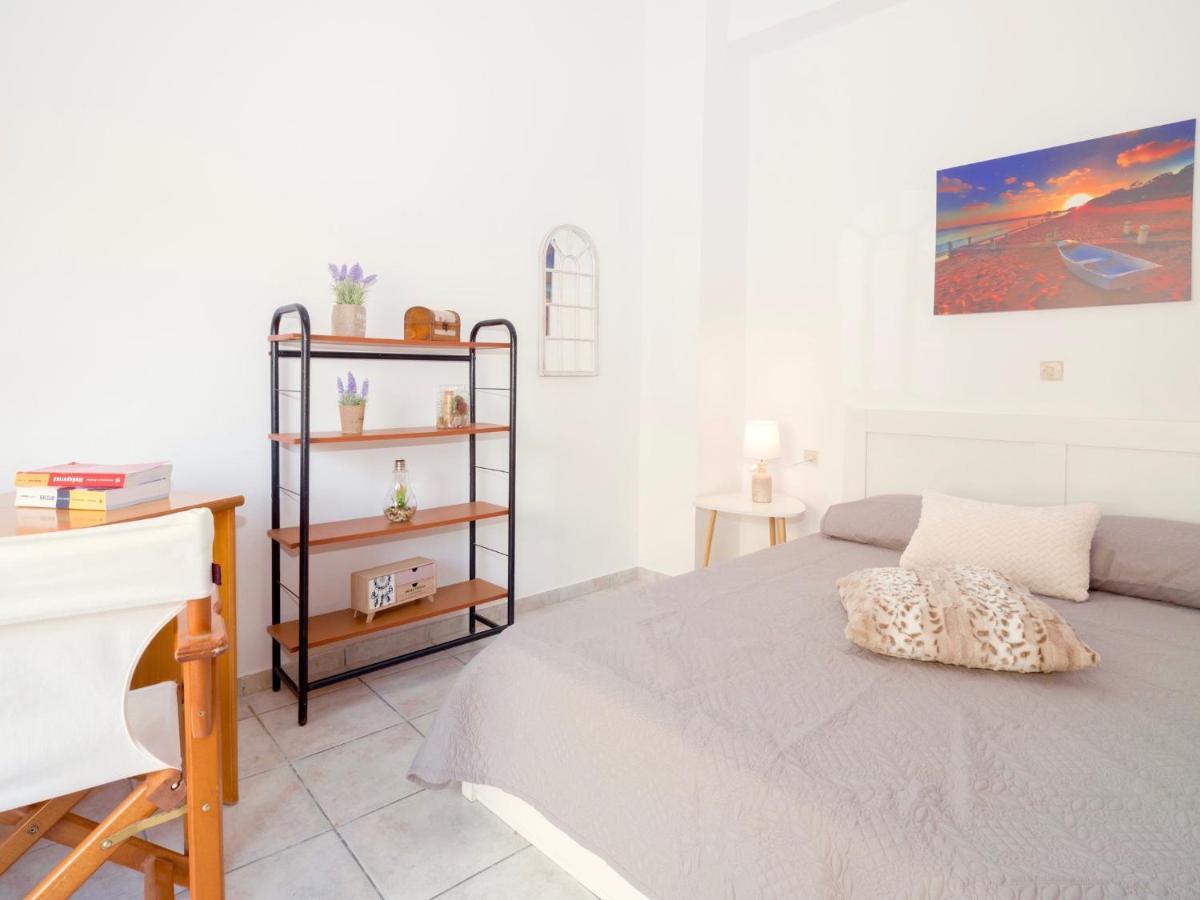 Fam Central Apt Ираклио Екстериор снимка